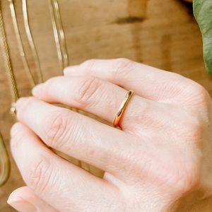 14k Yellow Gold Wedding Band (1mm)
